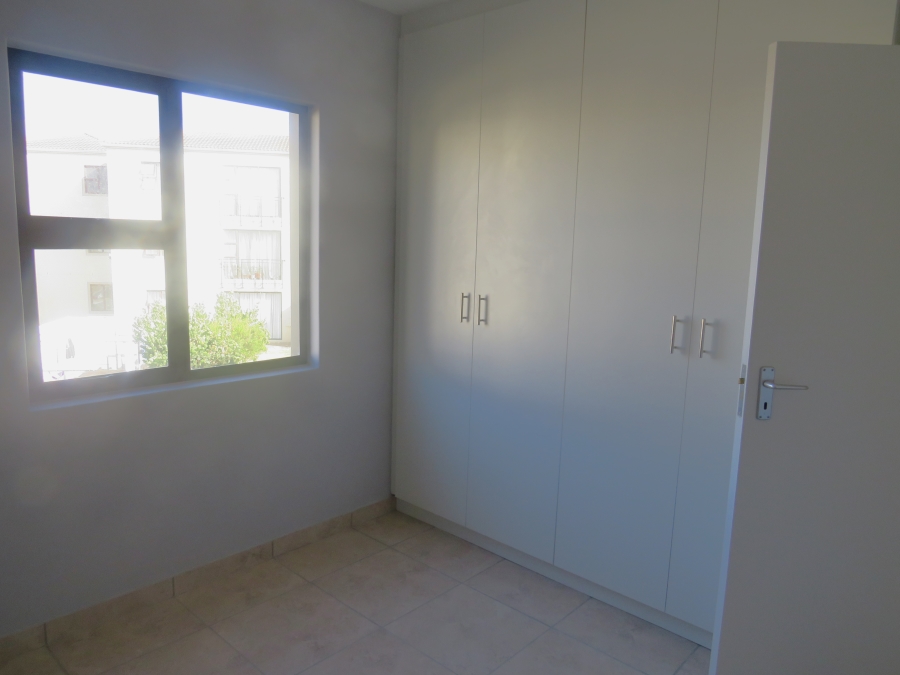 To Let 2 Bedroom Property for Rent in Guldenland Western Cape